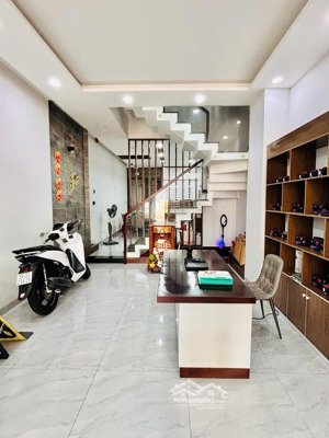 bán nhà đẹp hẻm nhựa 10m công viên - đường bờ bao tân thắng, tân phú. dt 4,5x17m - 1 trệt 3 lầu