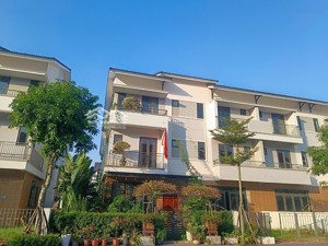 chính chủ chuyển đổi mục đích cần bán căn shophouse 120m2