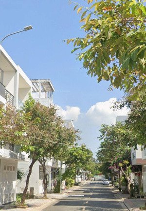 bán lô đất 100% thổ cư, ngay tt. kdc ổn định dân trí cao. tiềm năng đầu tư