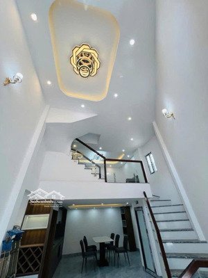 10m ra mặt phố lê thanh nghị nhà đẹp dân xây ngõ thông 2 đầu kinh doanh sổ cc 40m x5t có tl