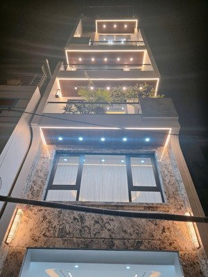 bán nhà khu phân lô quân đội 918 phúc đồng hàng xóm toàn cán bộ,dân trí cao. dt 85m 27.4 tỷ có tl