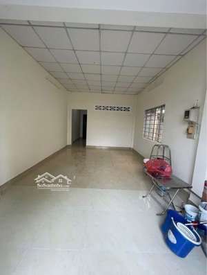 cho thuê nhà góc 2mtkt đường nguyễn hữu tiến.