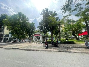 cho thuê shop kinh doanh sky garden 3 phạm văn nghị, phú mỹ hưng | mặt bằng đẹp đường lớn vị trí