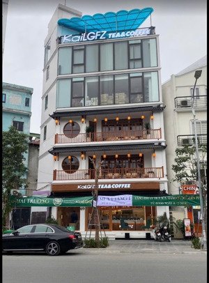 sang nhượng cafe mặt phố huỳnh thúc kháng. dt 300m2. mt 9m. giá thuê 80 tr/th. lh: 