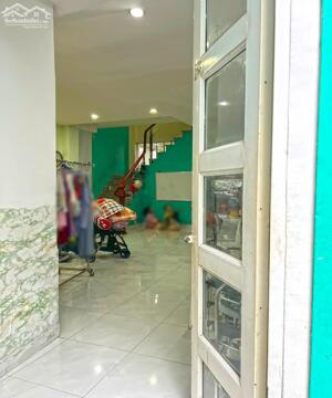 Hàng hiếm - Nhà đẹp ở liền 1 lầu cạnh trường ĐH Marketing, Quận 7