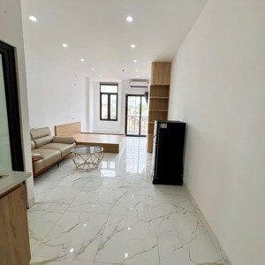 phòng mới xây 40m2 bancol ngay sân vận động phú thọ - ba tháng hai