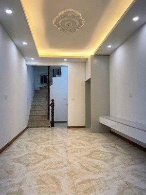 logoc, mặt ngõ trần đại nghĩa, oto qua cửa, kinh doanh bất chấp, phải thật nhanh mới kịp