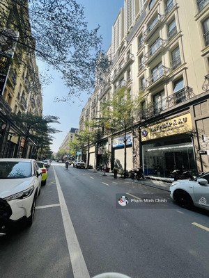 bán gấp liền kề the terra an hưng 65m2, 8 tầng,thang máy cho thuê 100tr/tháng lh 