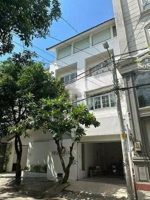 cho thuê nhà nguyên căn mt khu bàu cát, phường 14. dt: 12x18m. trệt , 3 lầu. sẵn máy lạnh