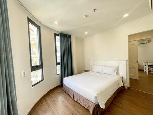 2pn/1pn - studio nhiều cửa sổ - bao phí - sử dụng free pool&gym - gần tropic garden