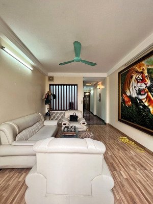 nhà hoàng mai ô tô đỗ cổng, ngõ thông 2 thoáng, kinh doanh, không qh, tặng nội thất 40m*5t giá 7.35