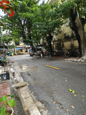 bán nhà mặt phố 2 vỉa hè kinh doanh đỉnh 20m 6 tầng mặt phố hiếm chỉ 6.6 tỷ vị trí