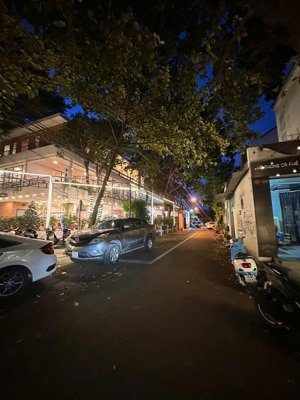 căn góc đep 4 tầng mặt tiền lam sơn - phước hoà, dt 449m2 ngang 18m,cho thuê 88tr/ tháng giá 54 tỷ.