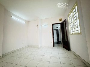 bán gấp trong tháng - bán nhà triệu quang phục 46.9m² - 3 tầng - 20 tỷ