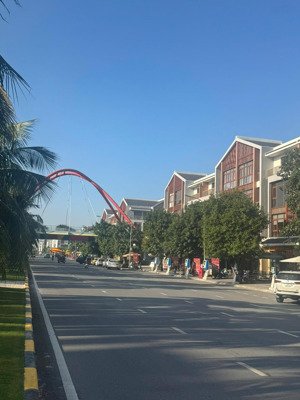 nhà mặt phố đại lộ san hô ocp2 kinh doanh sầm uất, đối diện vincom megamall đã hoạt động mạnh