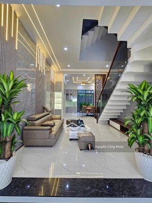 bán nhà hoàn công, 4 phòng ngủ ,đủ nội thất, mt kinh doanh ngay đầu cổng kdc p.bình chuẩn, thuận an