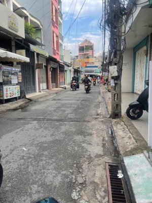 hàng hiếm giữa trung tâm tân sơn nhì mặt tiền kinh doanh cực vip nhà 4 tầng, chỉ 11.5 tỷ