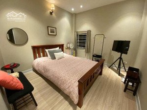 bán nhà phố quán thánh, ba đình, căn góc 34m2, 4t, 8.6 tỷ cách phố 10m