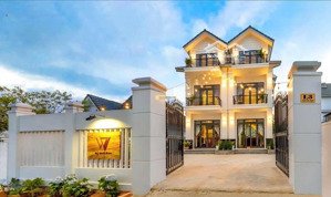 căn villa đẹp - hạ tầng hoàn chỉnh - mặt tiền kqh phường xuân hương, đà lạt