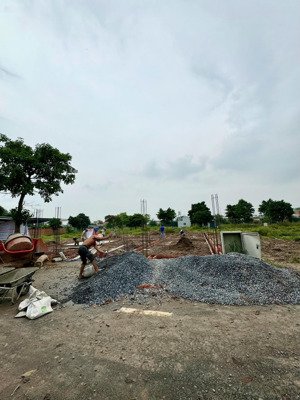 bán dãy trọ rẻ 8 phòng đang xây dở, dt 110m2 , giá 1ty3, ngay kcn, gần sân bay long thành.