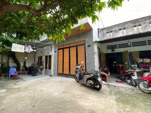 bán gấp căn nhà 4,5m x 24m. giáp mặt tiền kdc an sương. giá 4 tỷ 5