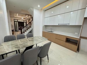 bán nhà khúc thừa dụ, ngõ thông, kinh doanh, ô tô đỗ cửa, thoáng sáng, gần phố, chợ, 45m, hơn 14 tỷ