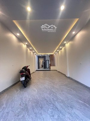 siêu phẩm duy nhất! nhà 5 tầng 35m 7 bãi ô tô trước cửa!