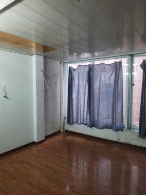 cho thuê nhà mặt phố hàng điếu, quận hoàn kiếm.
- cách chợ hàng da 50m, vị trí đắc địa