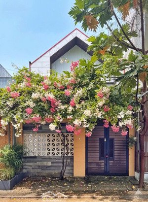 bán gấp mặt tiền hải châu, ở hoặc cho thuê, đủ tiện ích xung quanh, giá tốt