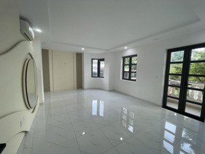 7tr500 ! văn phòng ban công cityland