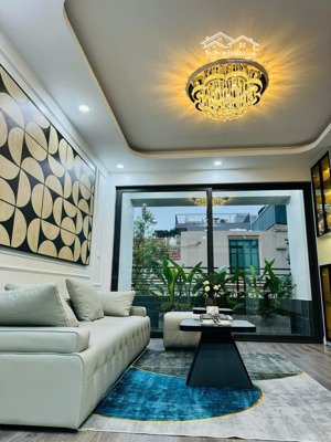 chính chủ cần bán căn góc 3pn, 128m2, chung cư c3 nguyễn cơ thạch, trung tâm mỹ đình. nhỉnh 8 tỷ