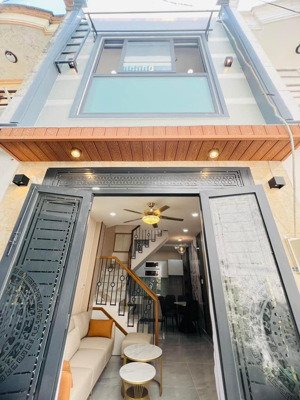 không xem là tiếc cả đời - nhà phố 2 tầng trần quang diệu q3 - giá chỉ 2t390