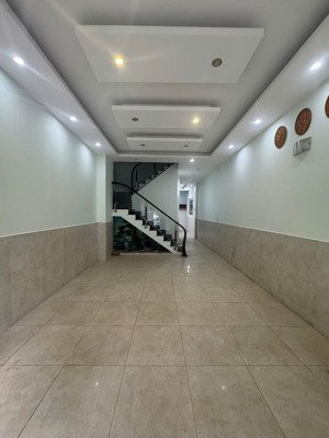 cho thuê nhà 1 trệt 3 lầu kđt chí linh - 72m2 - có thang máy