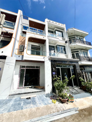bán nhà 3 tầng mới 100% 3,85 tỷ kdc long hậu gần khu đô thị t&t millenia city - gần lê văn lương