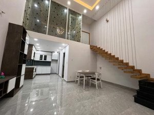 mặt tiền sát lê lợi lê văn việt đi bộ chợ kiến thiết hiệp phú 5.6*13.5=73m2 chỉ 6.95 tỷ