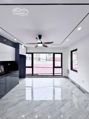 ngay hồ thạch bàn 31ha 52m 6t thang máy, ô tô chỉ 8tỷ