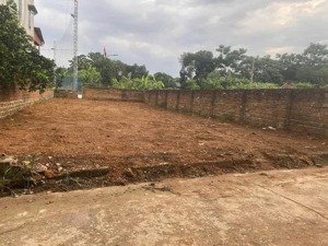 bán nhanh lô đất gần cầu vai réo - hòa lạc-vài trăm m ra đường tỉnh 21 -mở rộng 80m