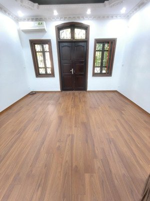 cho thuê gấp nhà phố phan kế bính, đào tấn. ngõ 3m. 55m2*3.5t. 3pn. đồ cơ bản. 30m ra phố