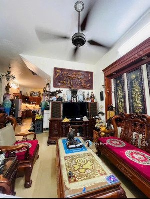 bán nhà ngay vòng xuyến nguyễn khuyến hồ văn quán gần trường tiểu học nguyễn du giá hơn 13 tỷ