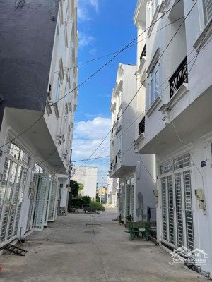 cho thuê nhà liền kề nguyên căn nhà mới 100% ngay lê văn khương nối dài lh 