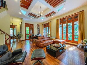 cho thuê nhà sáng thoáng 5 phòng ngủ tại tây hồ góc nhà nhiều ánh sáng, hoàn thiện đẹp