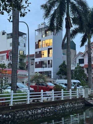 bán nhà xây mới 6 tầng thang máy-gara oto ngay vinhomes long biên,cầu vĩnh tuy full nội thất ở ngay