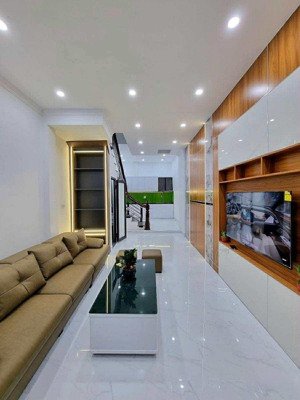 siêu phẩm! trương định mặt ngõ, ba gác chạy, mới coong, mặt tiền rộng, kinh doanh, sđcc, 38m2*5t.