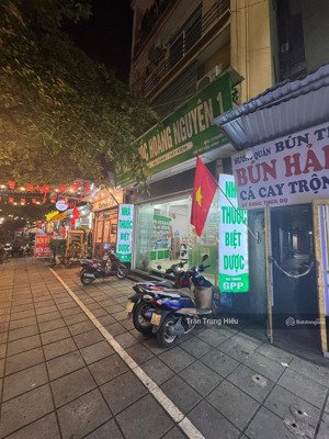 cho thuê nhà mặtphố hàng tre,diện tích:80m2, mặt tiền:6m,kinhdoanh mọi mô hình:bia, lẩu, thời trang