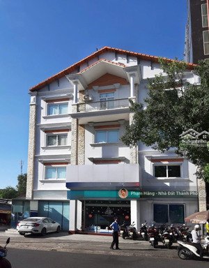 nguyên căn hoàng hoa thám dt 300m2