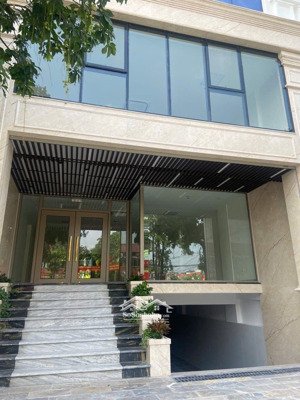 cho thuê tòa nhà mặt phố thái hà, 150m2 * 5t, thang máy, pccc chuẩn cấp