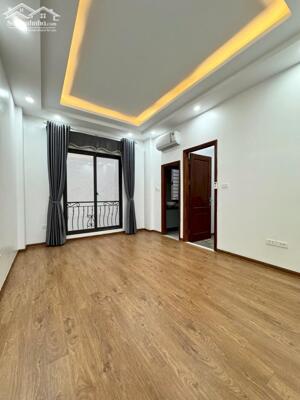 Siêu Phẩm Nhà Ngõ 24 Ngọc Lâm, Long Biên 33m2, 6T giá 8,25 tỷ (ô tô đỗ gần)