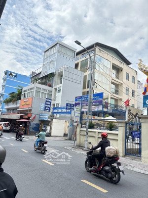 chốt ngay trong tháng. 60m2 hoàng hoa thám, hxh, 5 tầng. 9.x tỷ