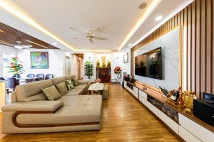 thiện chí bán căn hộ n03t5 ngoại giao đoàn 133m2 3pn tầng đẹp căn đẹp nội thất đẹp, đón thịnh vượng