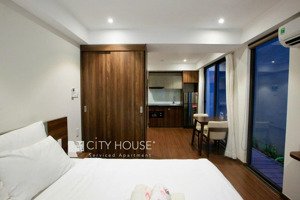 studio ban công - tách bếptân bình - ngay ngã tư bảy hiền.